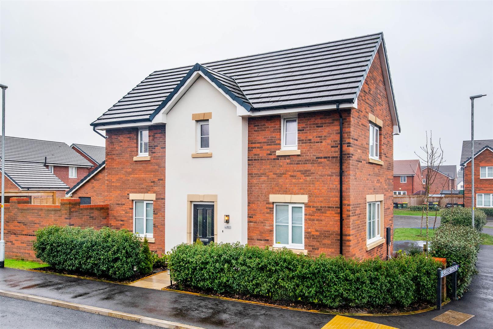 3 bed property in Norshaw Crescent, Preston